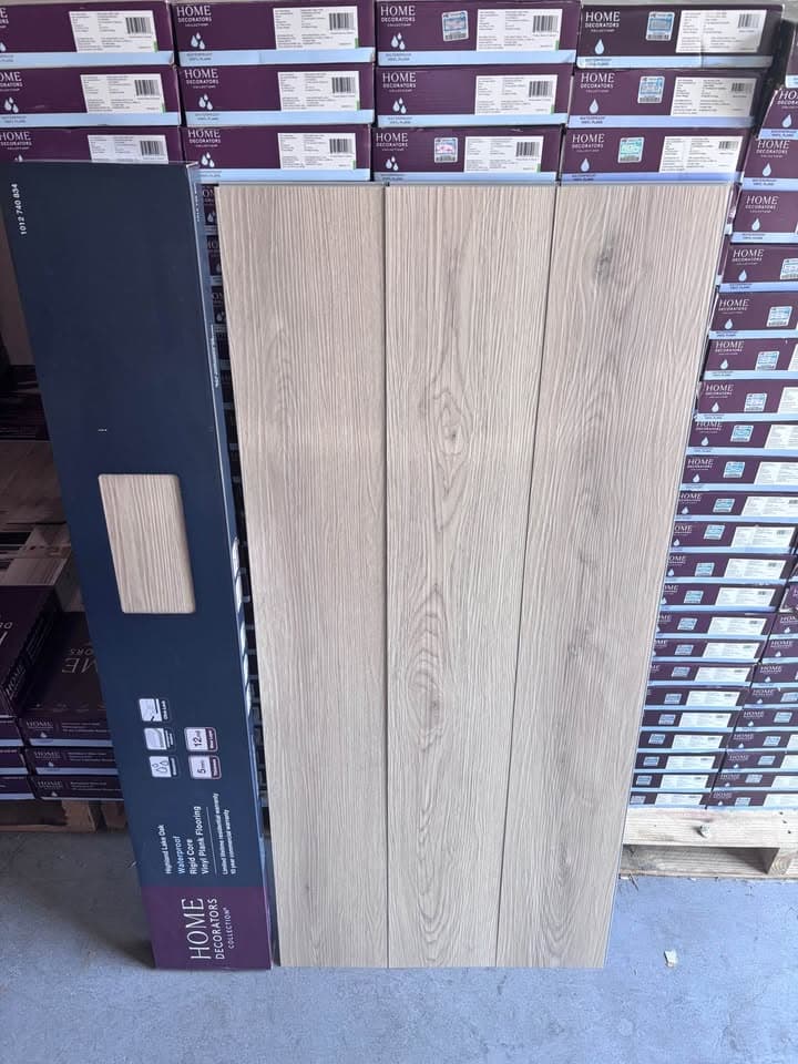 Highland Lake 12 MIL x 7 in. W x 48 in. L Waterproof Click Lock Vinyl Flooring — photo 4