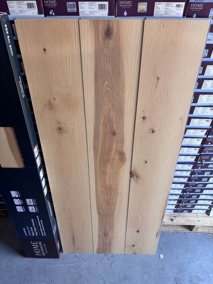 Leo Hill Oak 12 MIL x 7 in. W x 48 in. L Waterproof Click Lock Luxury Vinyl Flooring — photo 5