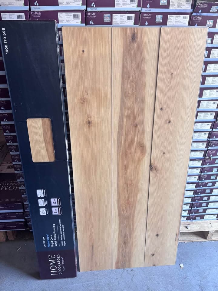 Leo Hill Oak 12 MIL x 7 in. W x 48 in. L Waterproof Click Lock Luxury Vinyl Flooring — photo 4