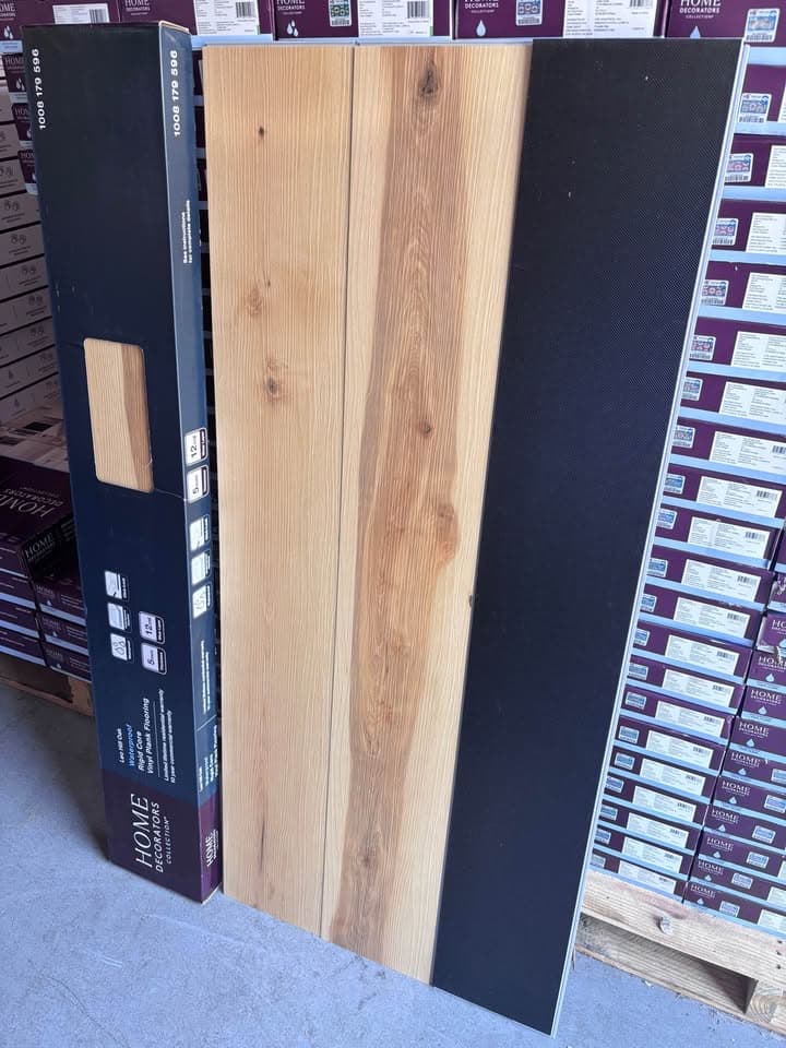 Leo Hill Oak 12 MIL x 7 in. W x 48 in. L Waterproof Click Lock Luxury Vinyl Flooring — photo 2