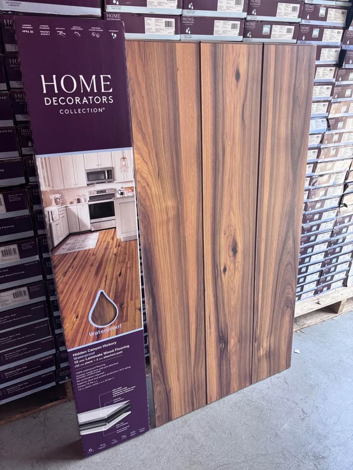 Hidden Canyon Hickory 12 mm T x 8 in. W Waterproof Laminate Wood Flooring — photo 5
