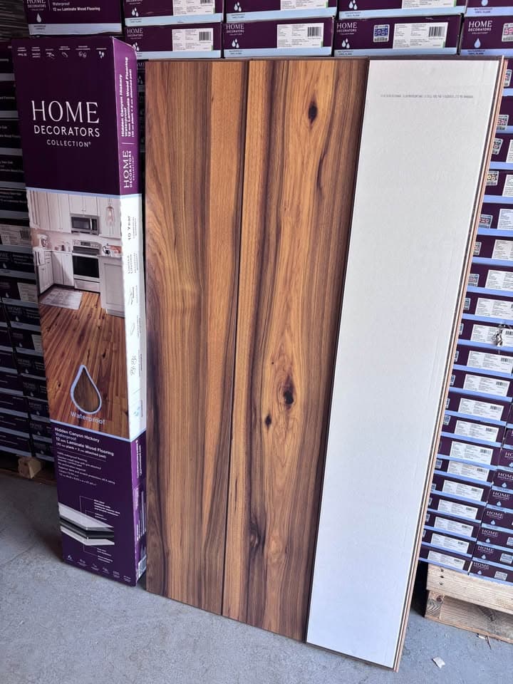 Hidden Canyon Hickory 12 mm T x 8 in. W Waterproof Laminate Wood Flooring — photo 2
