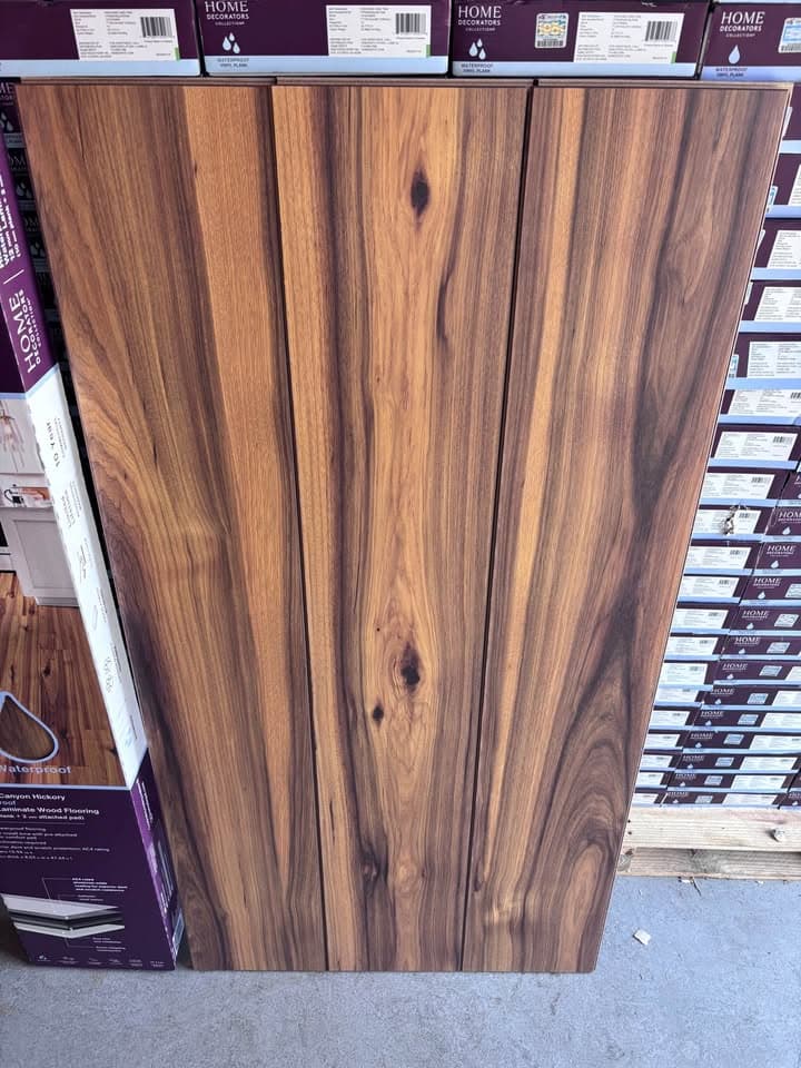 Hidden Canyon Hickory 12 mm T x 8 in. W Waterproof Laminate Wood Flooring — photo 3
