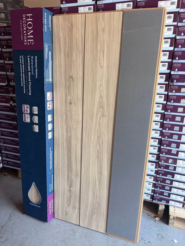 Holloway Hickory Blonde 12 mm T x 7.5 in. W Waterproof Laminate Wood Flooring — photo 2